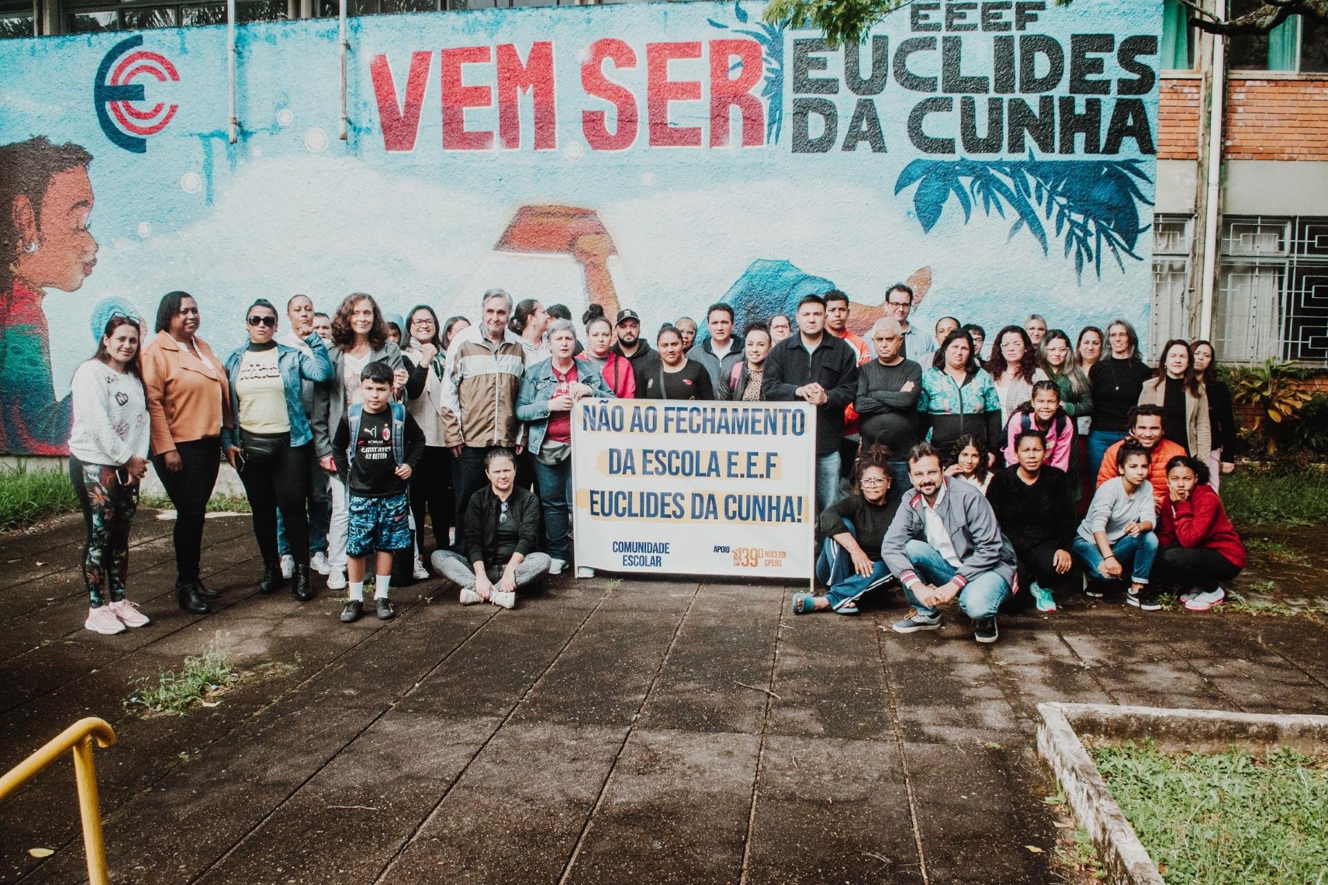 Comunidade rejeita interdição da Escola Estadual Euclides da Cunha